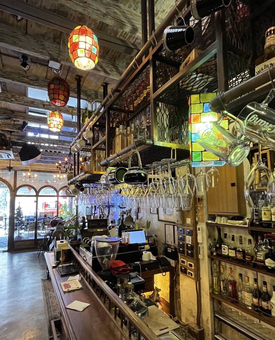 Dining atmosphere
